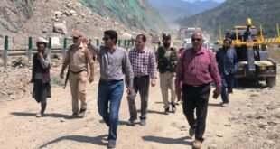 jammu-kashmir:-डीसी-ने-किया-रामबन-का-दौरा,-राहत-कार्यों-में-तेजी-का-लिया-जायजा,-अफसरों-को-दिए-ये-निर्देश 