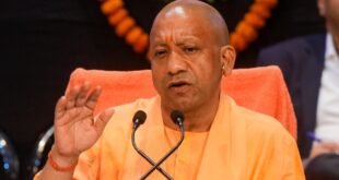 यूपी-के-कई-जिलों-में-आंधी-बारिश-से-भारी-बर्बादी,-सीएम-योगी-ने-अफसरों-को-दिए-ये-निर्देश