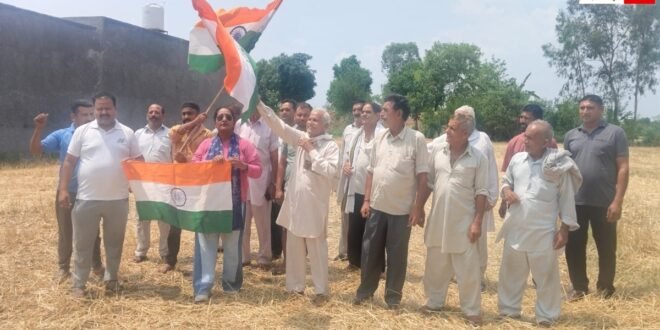 जम्मू-में-पूर्व-सैनिकों-ने-की-सेना-में-सेवाएं-देने-की-पेशकश,-बोले-पाकिस्तान-से-जल्द-लिया-जाए-बदला